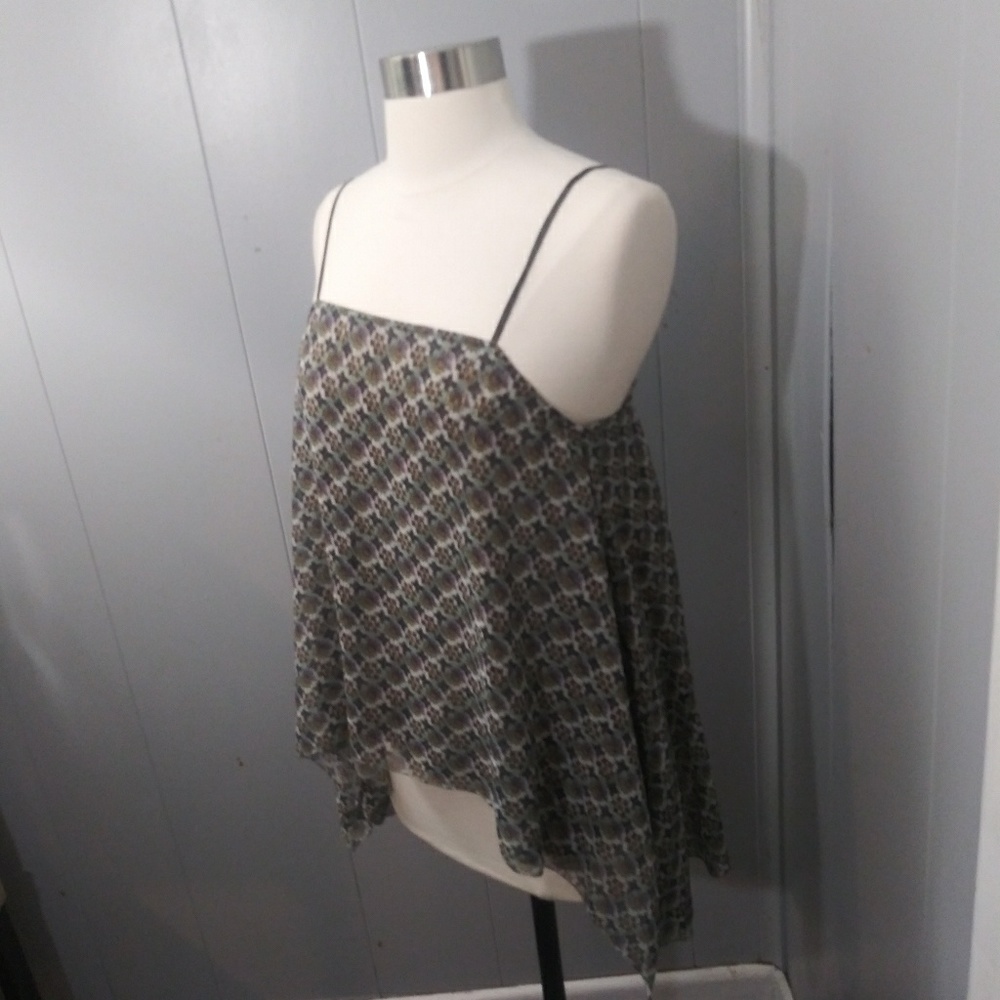 Elizabeth and James Hi Low Green Floral Ta… - Picture 5 of 8